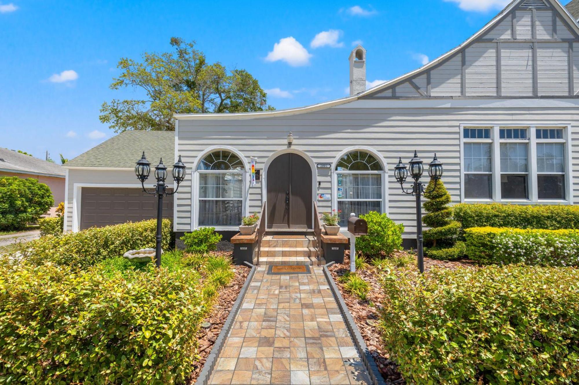 The Kenwood Gables Bed & Breakfast St. Petersburg