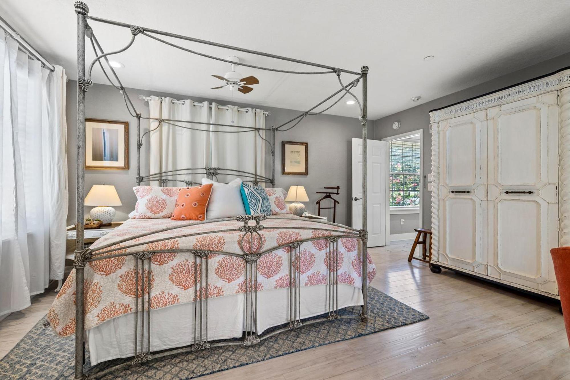 The Kenwood Gables Bed & Breakfast