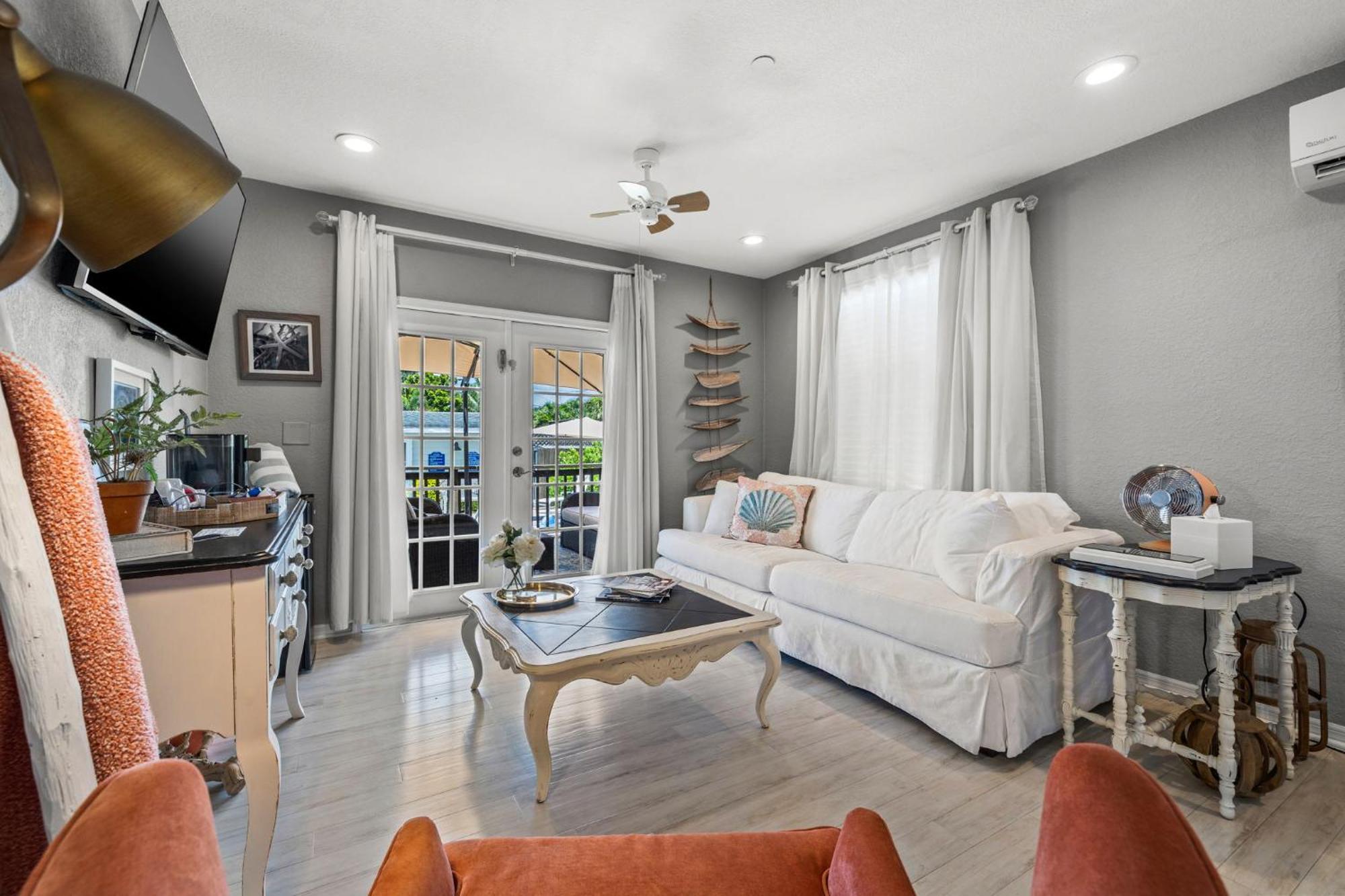 The Kenwood Gables Bed & Breakfast St. Petersburg